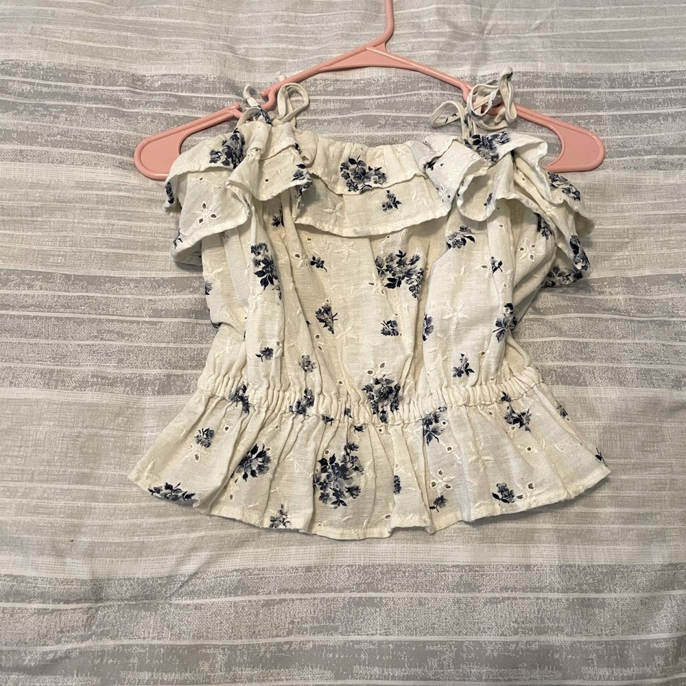 American Eagle Crop top, floral print with ruffle